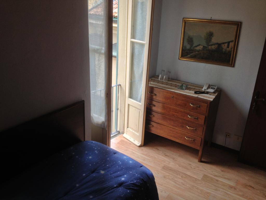 Albergo Il Vapore Menaggio Habitación foto